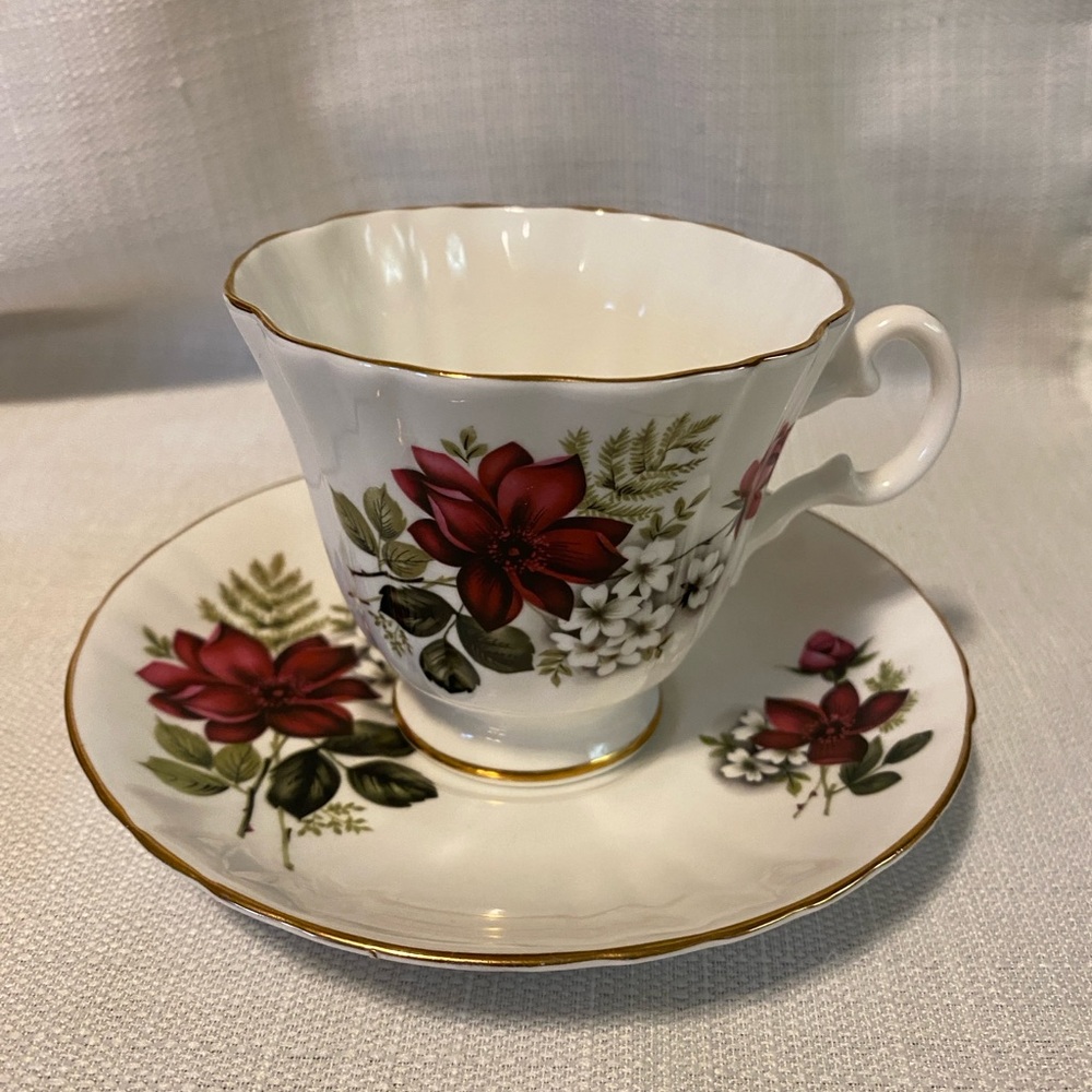 Vintage 1950s Royal Grafton Tea Cup & Saucer